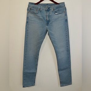 Levi’s 510 Skinny Jeans. Size: W31 L32. Color: Light wash.